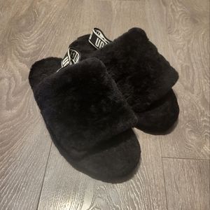 UGG Fluff Yeah Size 10